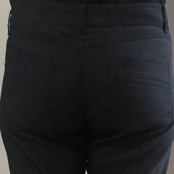 Mexx Metropolitan Black Capri Pants - Picture 3 of 4
